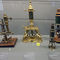 734px-old-microscopes_small_square
